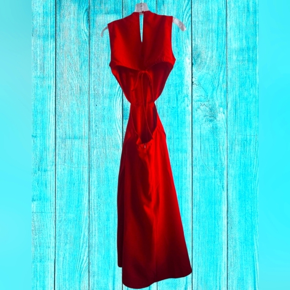 RIHOAS Red Round Neck Cut-Out Midi Dress Size Small - Picture 2 of 10
